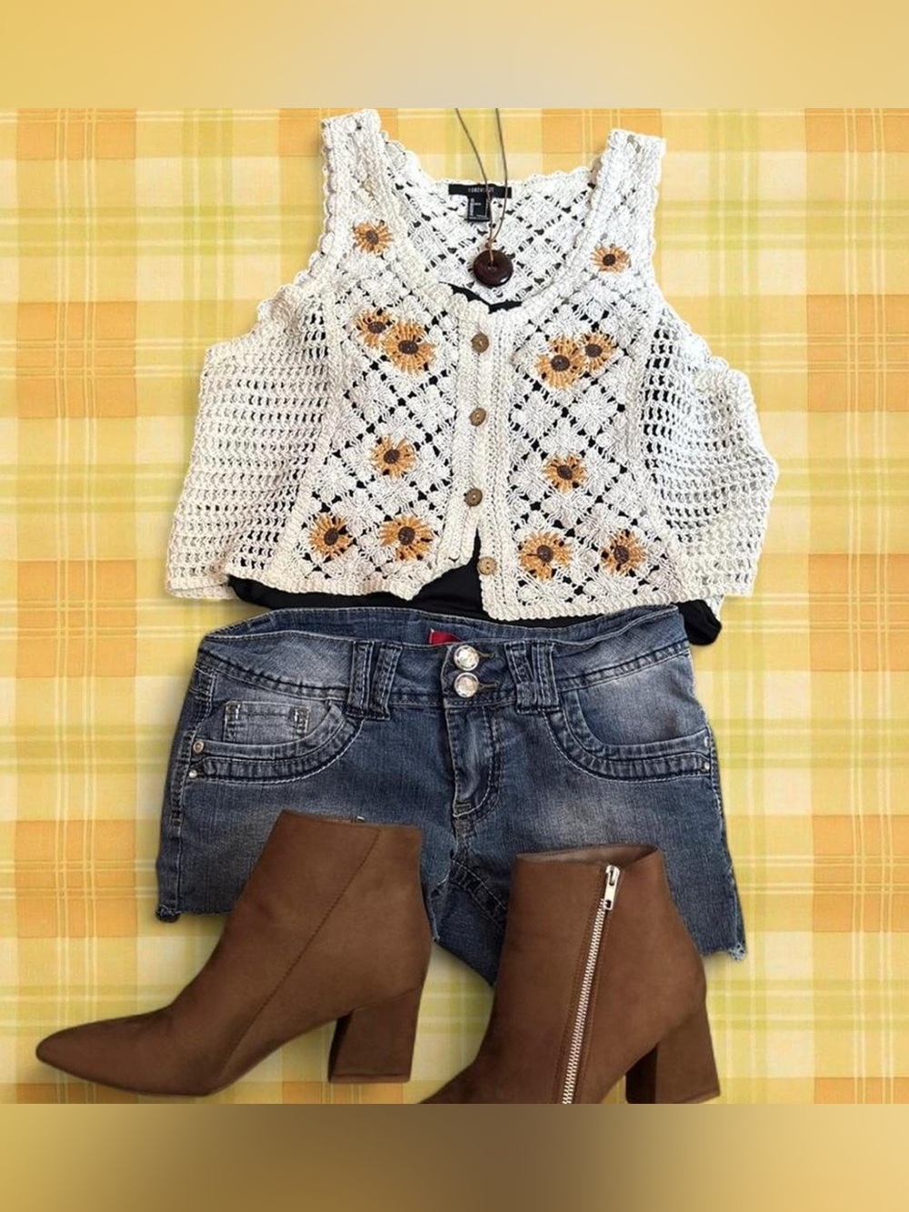 Forever 21 • Crochet Floral Button-Front Crop Top - White with Yellow Flowers